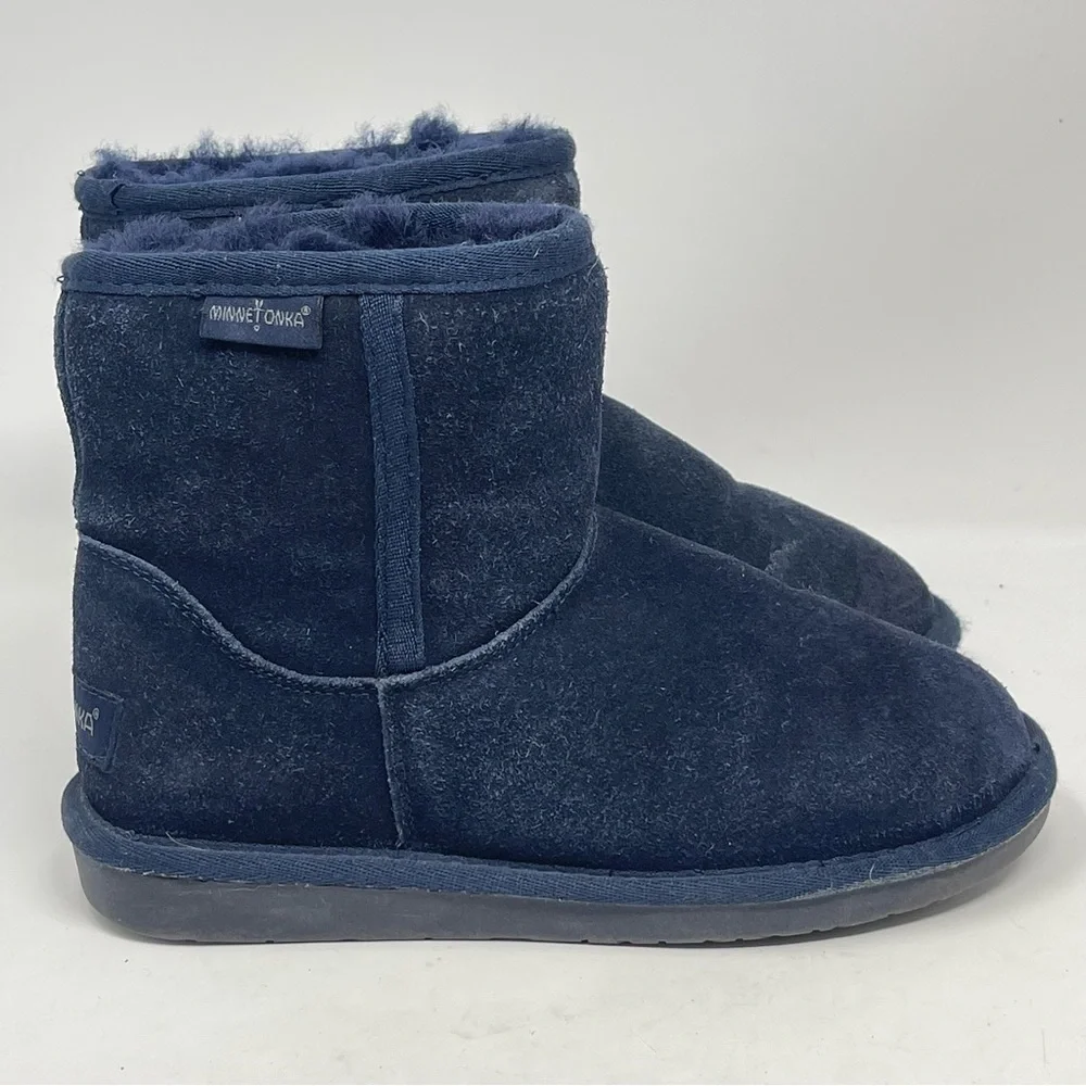 Minnetonka Olympia Boots Womens 6 Blue Suede Ankle Sheepskin Wool Lined Winter